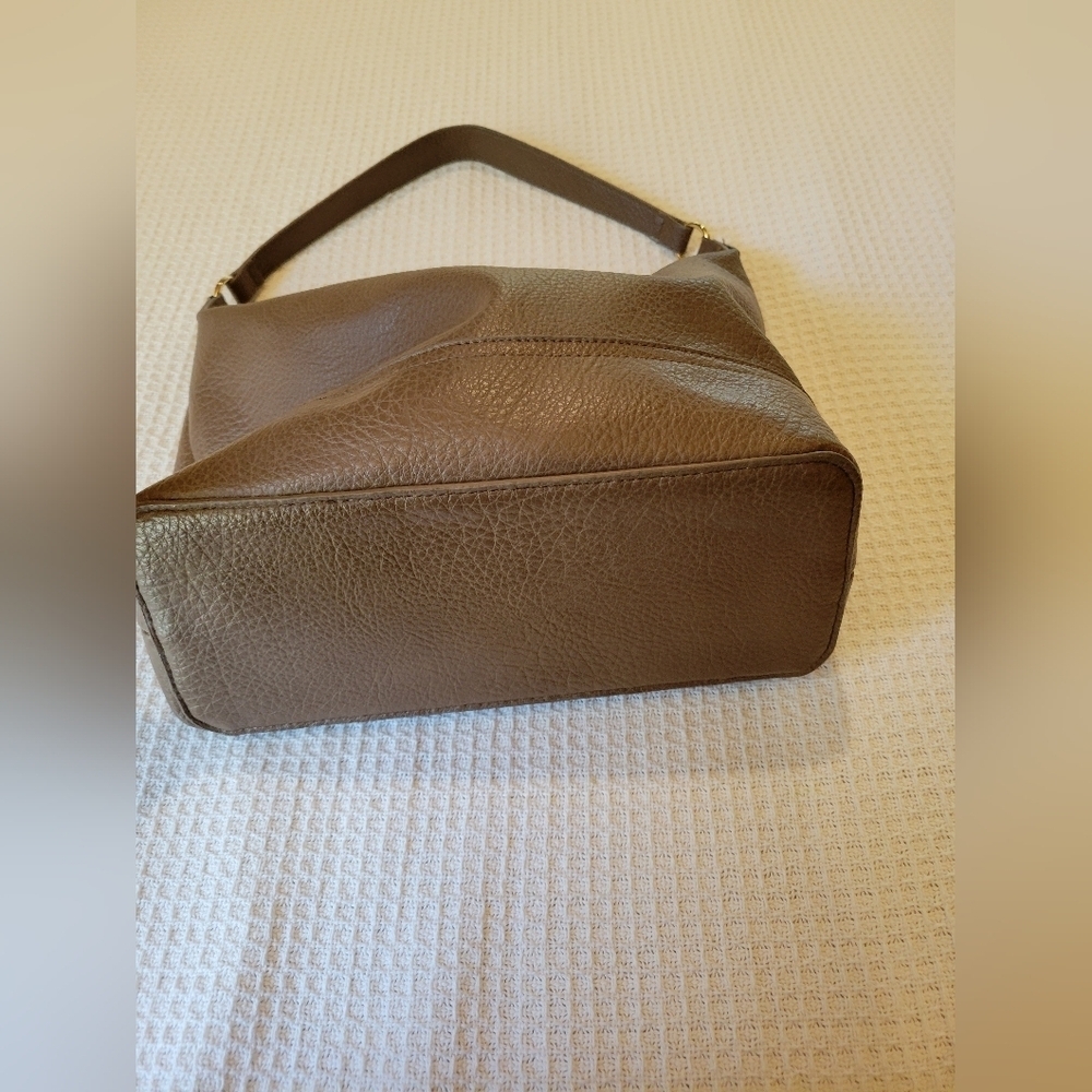 Isaac Mizrahi Brown Leather Shoulder Bag - Picture 7 of 11